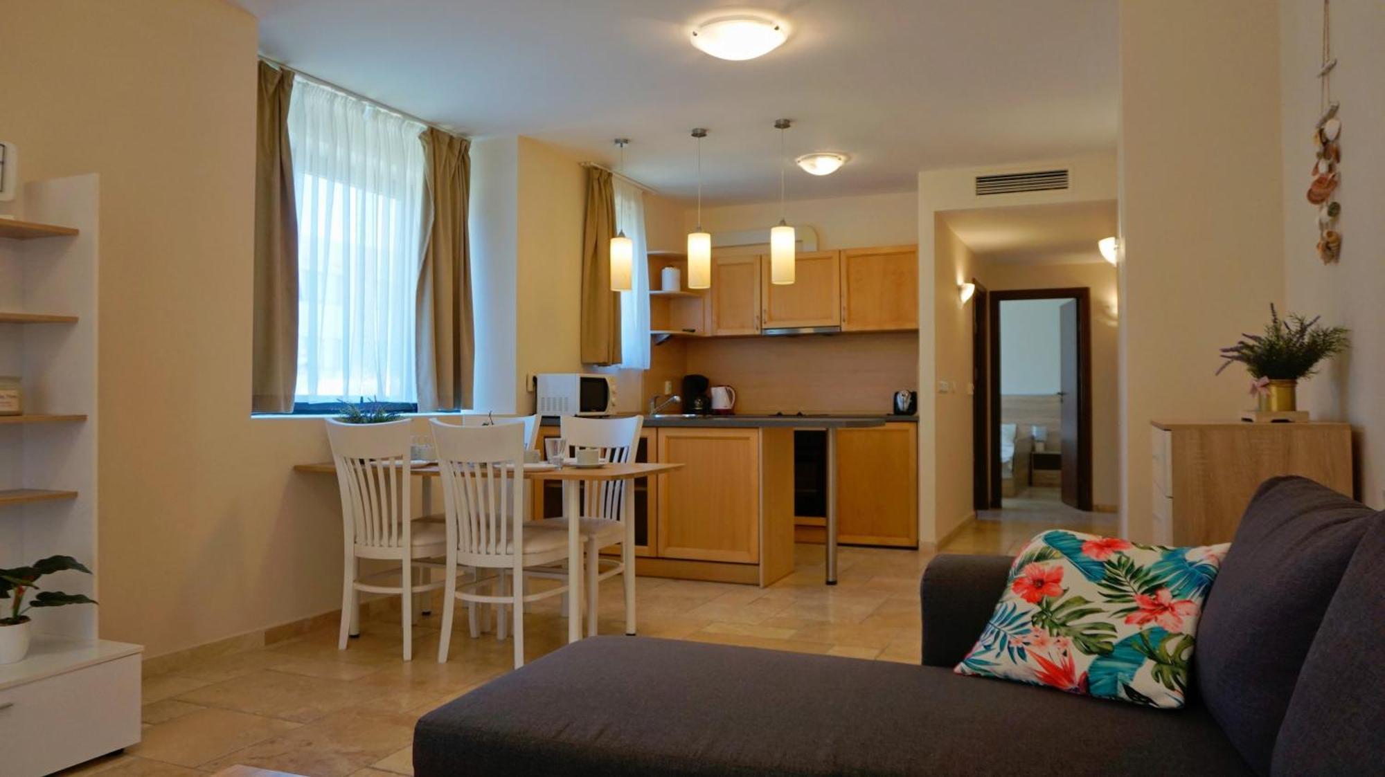 Ваканционни апартаменти Калиакрия - Holiday apartments Kaliakria Топола Екстер'єр фото
