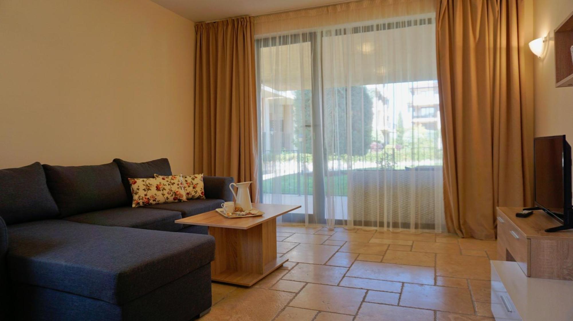 Ваканционни апартаменти Калиакрия - Holiday apartments Kaliakria Топола Номер фото